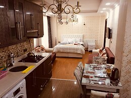Deluxe Royal Apart