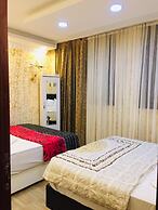 Deluxe Royal Apart