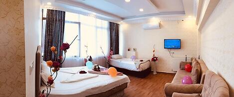 Deluxe Royal Apart