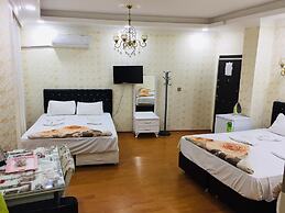 Deluxe Royal Apart