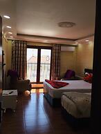 Deluxe Royal Apart