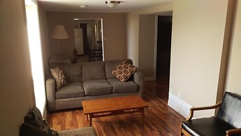 Bay Lake Inn (Frontiersman Motel)