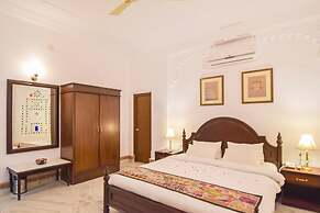 Hotel Raj Kuber