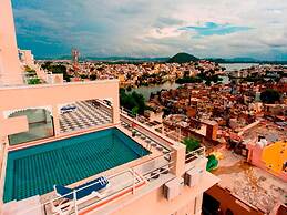 Hotel Raj Kuber