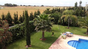 Riad Tanjil