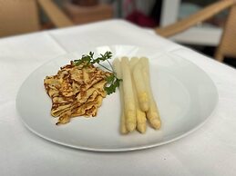Hotel Restaurant Kaiserstuehler Hof
