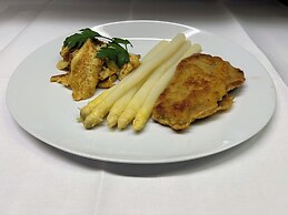 Hotel Restaurant Kaiserstuehler Hof