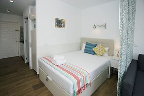 Lovely Quiet & Center Sea Views