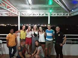 Bee-Force Backpackers - Hostel