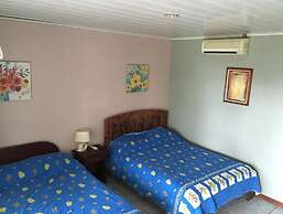 Hotel Vale's