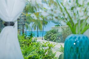 Coral Sands #6 2 Bedroom Condo by RedAwning