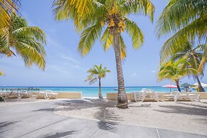 Coral Sands #6 2 Bedroom Condo by RedAwning