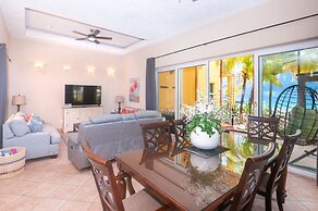 Coral Sands #6 2 Bedroom Condo by RedAwning