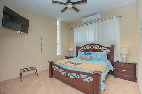 Coral Sands #6 2 Bedroom Condo by RedAwning