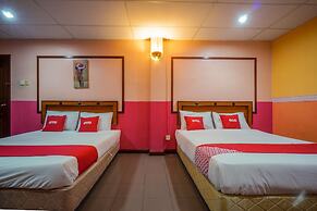 OYO 90929 DJ Hotel