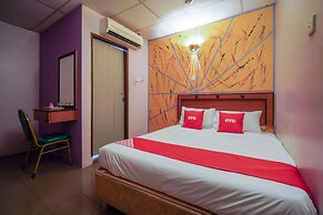 OYO 90929 DJ Hotel