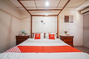 OYO 90929 DJ Hotel