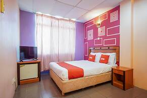 OYO 90929 DJ Hotel