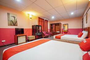 OYO 90929 DJ Hotel