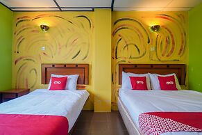OYO 90929 DJ Hotel