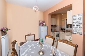 Elisso Apartment