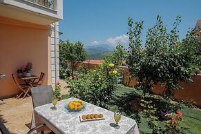 Elisso Apartment