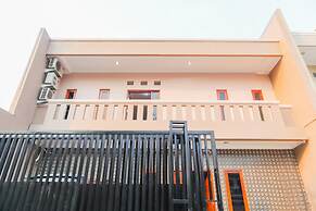 Hotel O Axl Residence