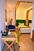 Grace Cox Smart Hotel