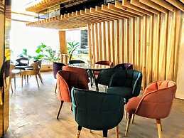 Grace Cox Smart Hotel