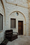 Kismet Cave Mansion