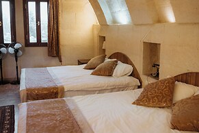 Kismet Cave Mansion
