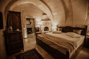 Kismet Cave Mansion