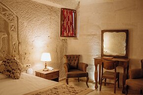 Kismet Cave Mansion