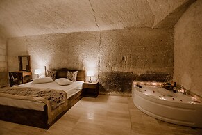 Kismet Cave Mansion