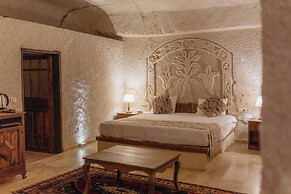 Kismet Cave Mansion