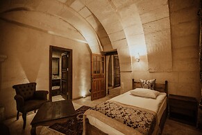 Kismet Cave Mansion