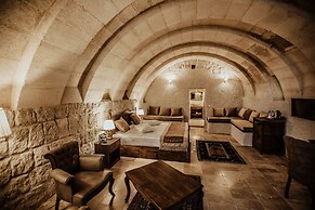 Kismet Cave Mansion