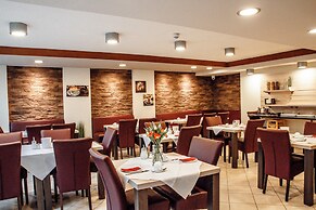 Central Hotel Garni