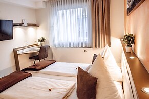 Central Hotel Garni