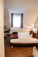 Central Hotel Garni
