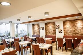 Central Hotel Garni