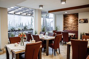 Central Hotel Garni