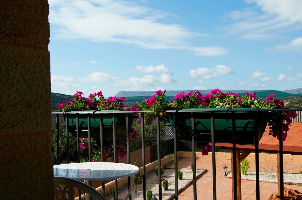 Hostal Residencia Pico de los Haces