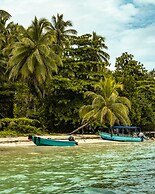Twin Fin Hostels