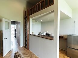 Alezedvilla Shiraho