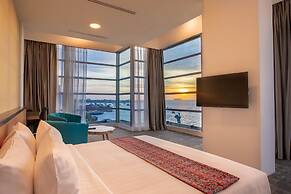 Hotel 7 Suria