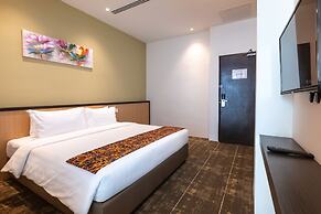 Hotel 7 Suria