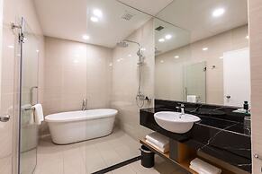 Hotel 7 Suria