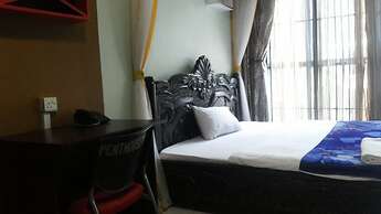 Penthouse Inn