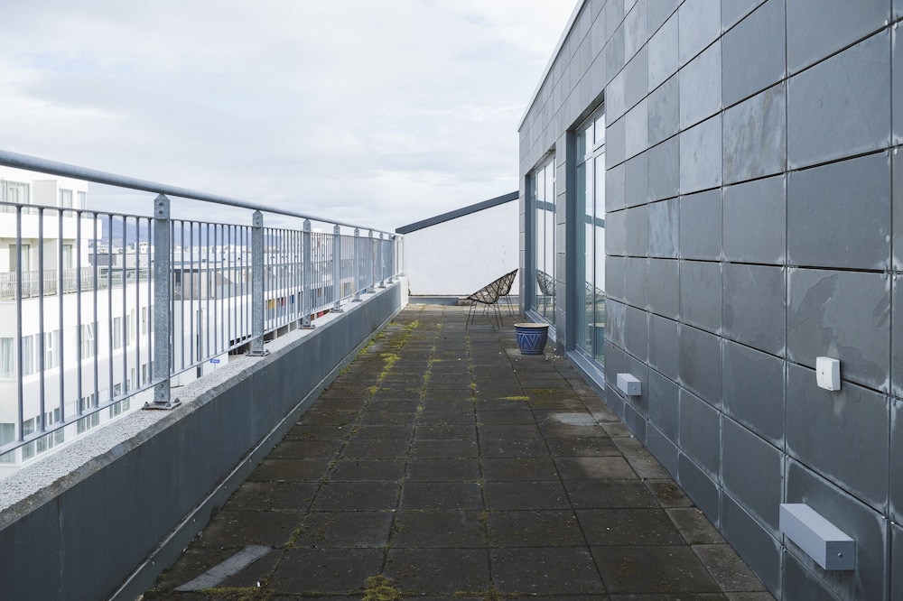 B2 Penthouses by Ylma
